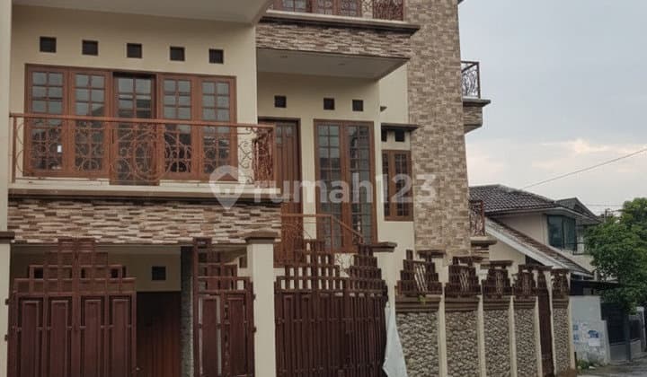 Rumah Bagus di Kav Dki Duren Sawit Jakarta Timur