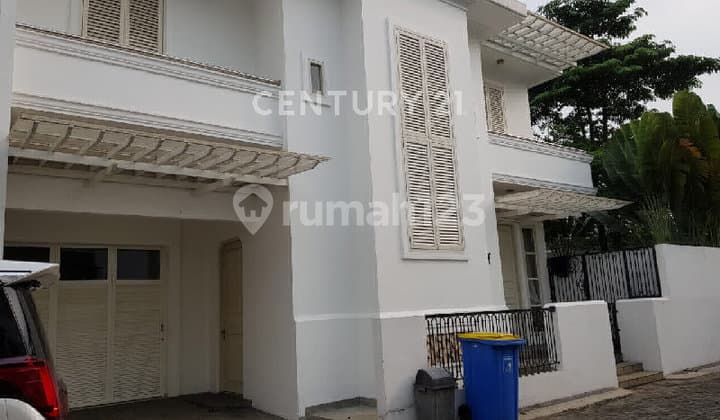 Rumah Mewah Kolam Renang Hadap Utara Barat Kemang Jakarta Selatan