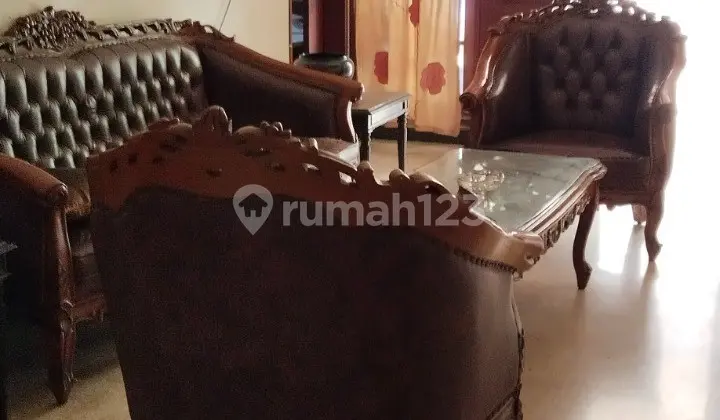 Rumah Lama Butuh Renovasi di Guntur, Setiabudi