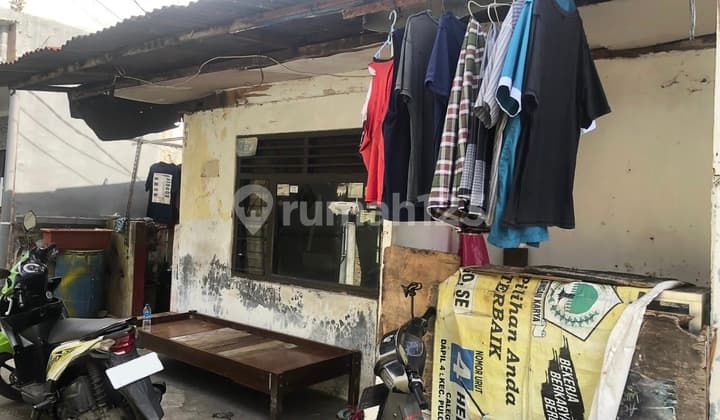 Old House for Sale, Land Area Counted in Rawamangun, East Jakarta
