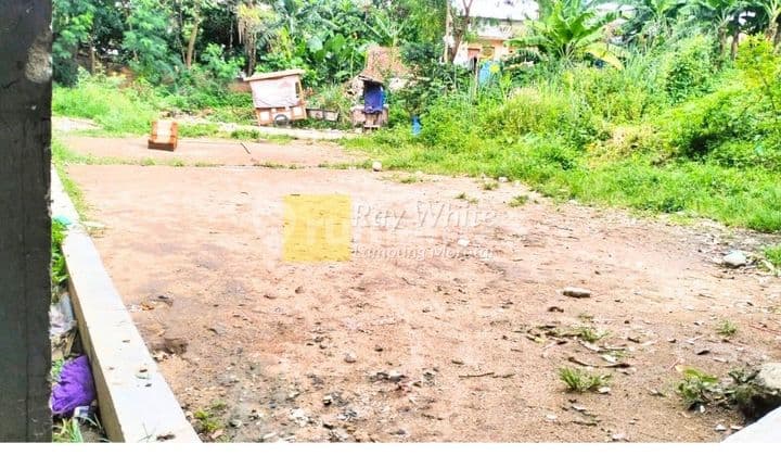 Land for sale cheaply at Gajah Mada location.