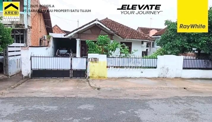 Dijual Rumah Klasik Strategis di Enggal Bebas Banjir