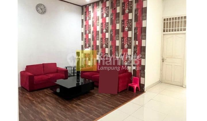 A comfortable, ready-to-occupy house with one gate, located in a peaceful area.