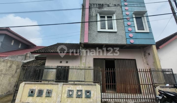3-Story House on Jl Kaliurang Near UII Campus Suitable for Student Boarding