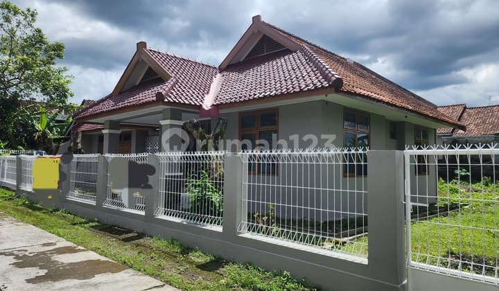 Rumah di Maguwoharjo, Lahan Luas, Dekat Kampus Upn , Cocok Untuk Pensiunan Atau Dibuat Kost Kostan