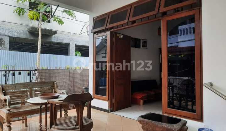 Rumah 2 Lantai Dekat Ambarukmo Plaza Cocok Untuk Hunian Atau Direnovasi Menjadi Kos Kosan