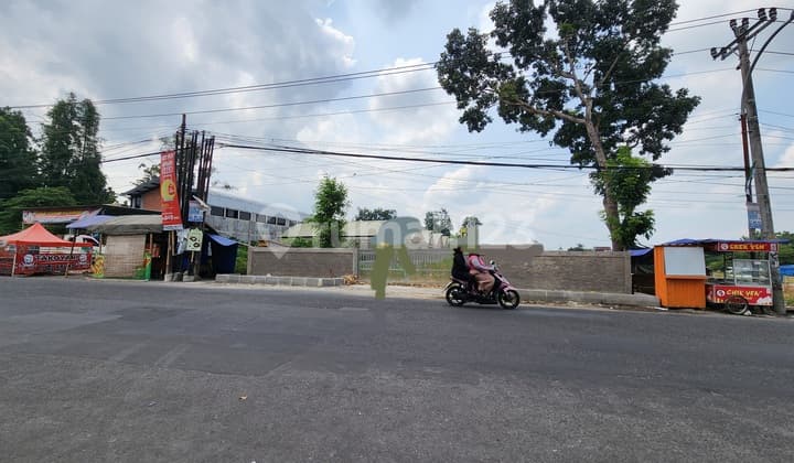 Tanah Pekarangan Lokasi Strategis, Dekat Stadion Maguwoharjo Dan Waterpark Jogja, Cocok Untuk Usaha Kuliner