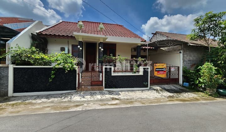Rumah di Jl Kaliurang KM 6, Semi Furnished Dekat Kampus Ugm