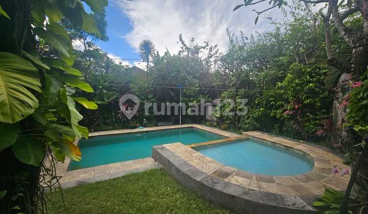 Luxury 2-Storey Villa For Sale - Spacious & Strategic Location