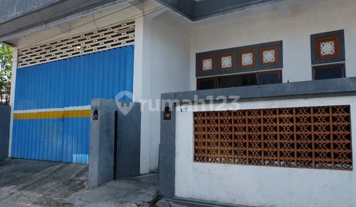Sewa Rumah 2 Lantai + Rooftop di Denpasar Barat | Lokasi Strategis & Potensial Bisnis