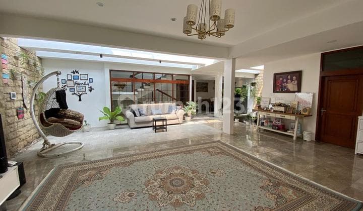 Rumah Bagus Terawat di Setra Sari , Bandung