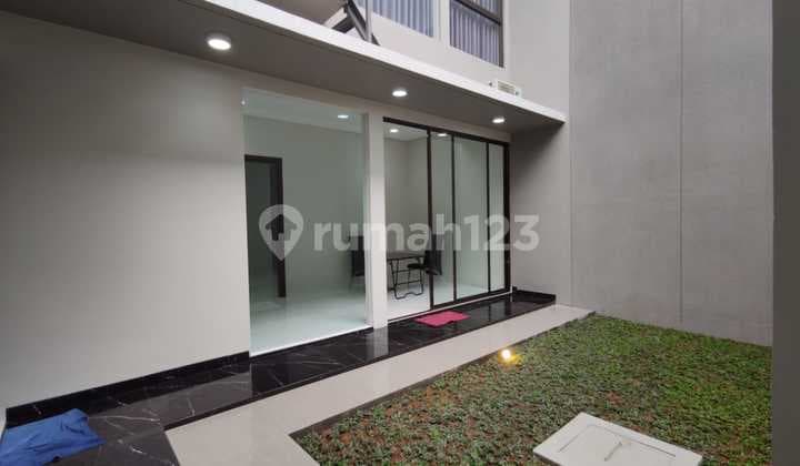 Rumah Modern Minimalis di Batununggal Indah