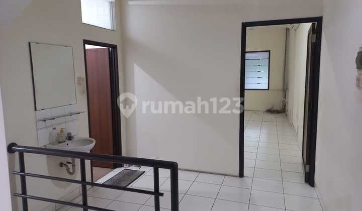 Ruko Sangat Strategis Terawat di Gatot Subroto , Bandung
