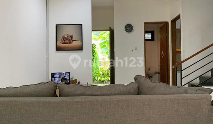 Rumah Nyaman Asri Dan Semi Furnish di Setra Murni, Bandung