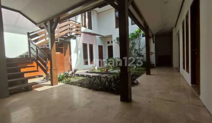 House For Rent Suitable For Business Space in Talaga Bodas Area, Bandung.