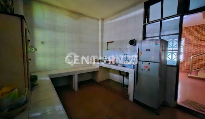 Rumah Luas Dalam Kompleks Lokasi Mewah Di Panakkukang Mas