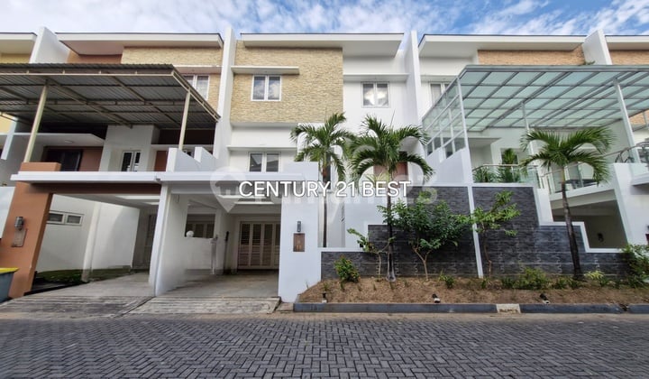 RUMAH MEWAH DI KAWASAN PANAKKUKANG JL.PENGAYOMAN MAKASSAR