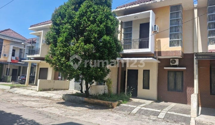 Rumah 2 Lantai Di Kawasan Panakkukang Mas Makassar Dekat Mall