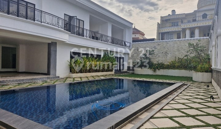 Rumah Mewah Luas Ada Kolam Renang Di Kawasan Panakukkang Makassar