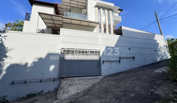 Furnished 3-Bedroom House In Ungasan Dahrmawangsa