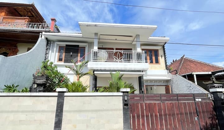 Rumah Bagus 2 Lantai 5kt Di Gandapura Denpasar Timur