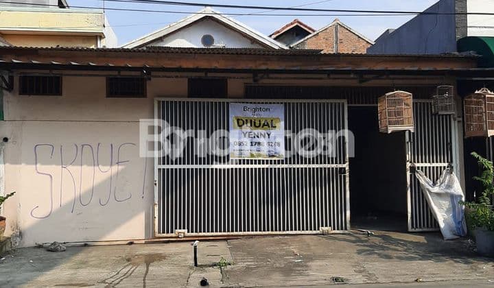 RUMAH PINGGIR JALAN BISA UNTUK USAHA DAN TINGGAL SIAP PAKAI