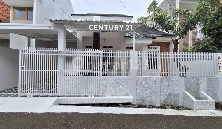 Disewakan Rumah Siap Huni One Gate System Dekat Alazhar Bintaro