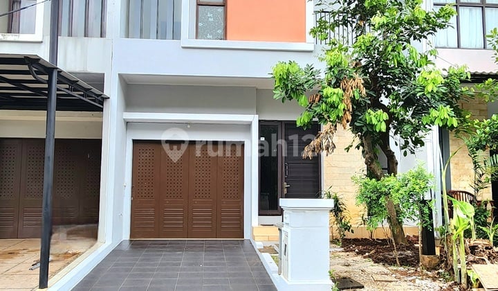 Rumah siap huni 2 lantai 3+1 kamar hadap utara di Newton