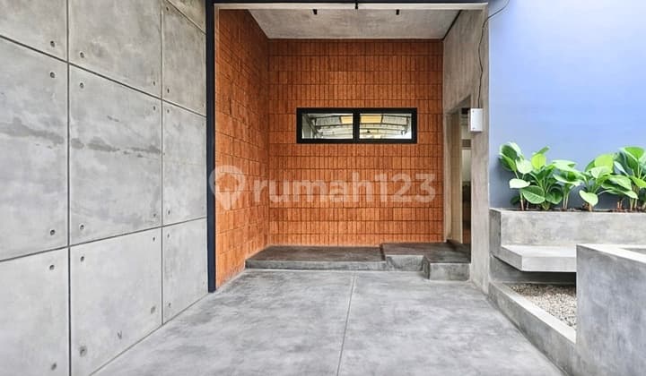 Rumah Baru 2 Lantai 3 Kamar Hadap Selatan di Nusaloka