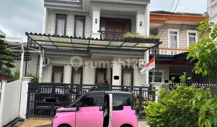 Rumah 2 Lantai 3+1 Kamar Kolam Renang di Karawaci