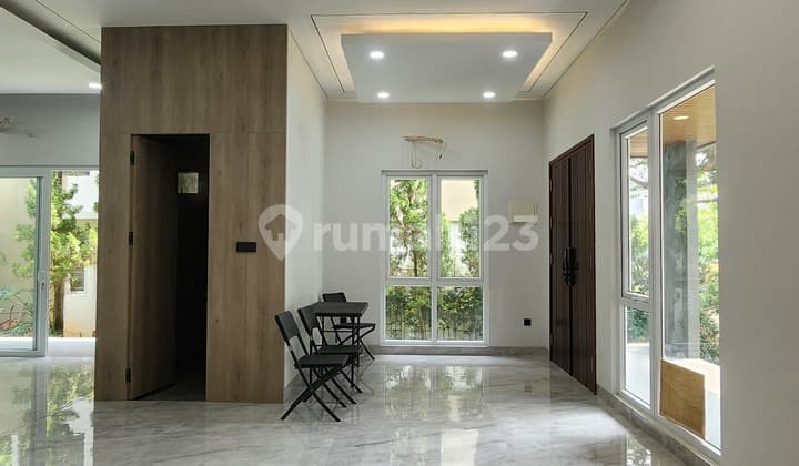 Rumah baru hook 2 lantai 4+1 kamar dekat tol di Icon