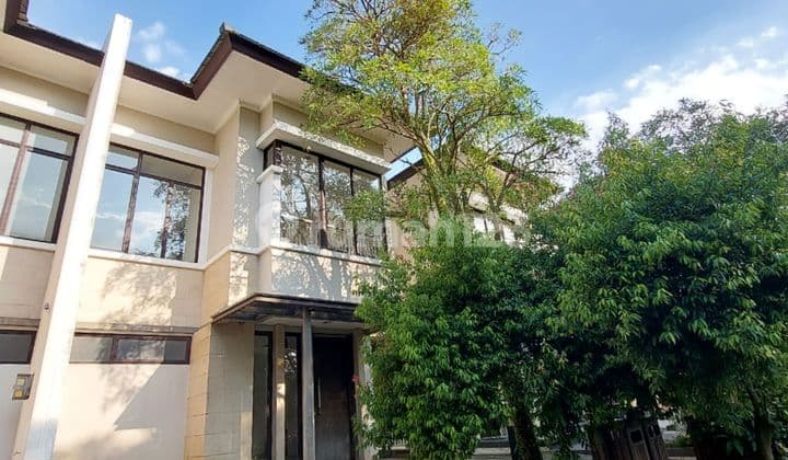 Rumah 2 lantai 3 kamar depan taman dekat ICE di Eminent
