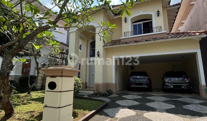 Two-story house with 3+1 south-facing rooms in Beverly Park
