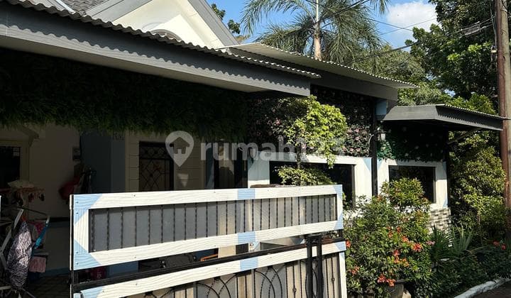 Rumah hook 1,5 lantai 3+1 kamar hadap barat daya di Sektor 6