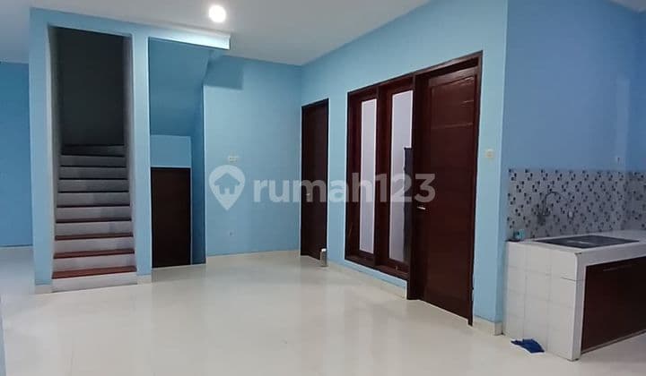 Rumah 2 Lantai 3+1 Kamar Nonfurnish Dekat Fresh Market
