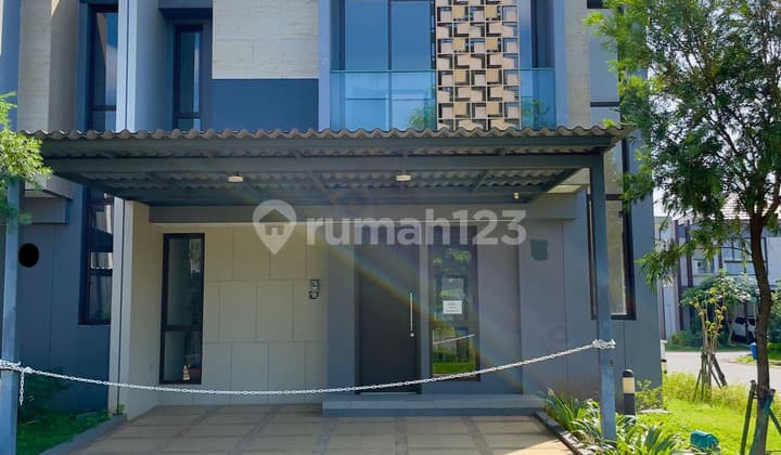 Two-story hook house with 4+1 rooms facing south and east in Mozia