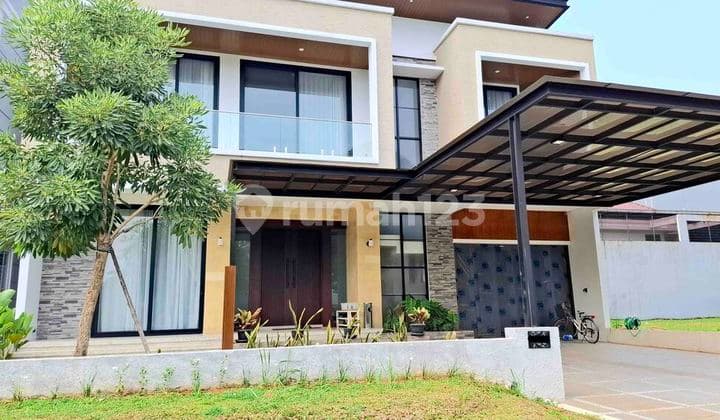 2-story house with 4+1 south-facing bedrooms in Sutera Buana