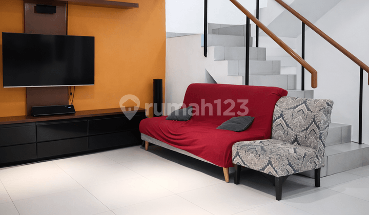 2-Storey House 3 Bedrooms, South Facing in Kencana Loka