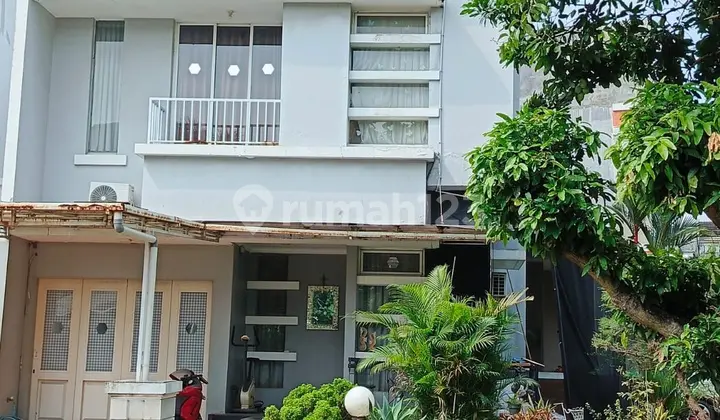 Rumah 2 Lantai 3+1 Kamar Hadap Utara Furnished di Topaz