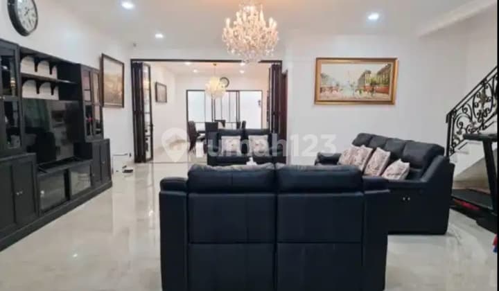 3-story house with 7 rooms near IKEA in Sutera Alba