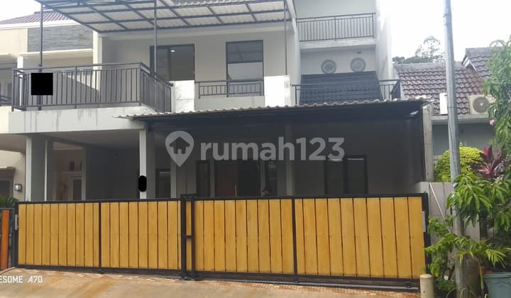 3-story house with 6+1 south-facing rooms in Taman Crysant