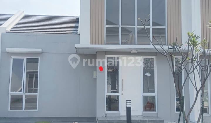 Rumah 1 Lantai 3 Kamar Tenggara di Paramount Petals