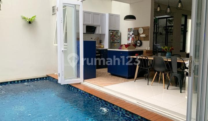 Rumah 2 Lantai Dg Swimming Pool di Area Exclusive Serenia Hills