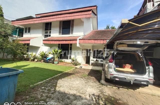 Dijual Rumah Lawas Dan Luas Siap Huni di Meruya Kembangan Jakbar