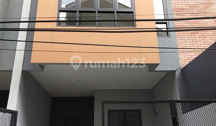 Dijual Rumah 3 Lantai Dekat Jalan Alteri Pondok Indah Jakarta Selatan