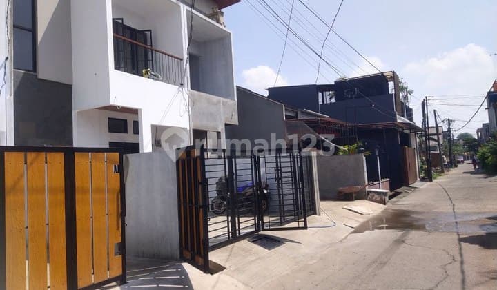 Rumah baru 2 lantai dekat jalan nangka kayuringin bekasi barat