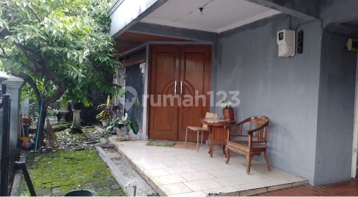 Rumah 2 Lantai Kokoh dan Rapi Siap Huni Strategis Dipondok Kelapa