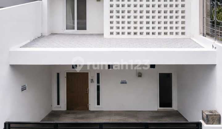 Rumah Tanjung Duren 2,5 Lantai Siap Huni Bebas Banjir