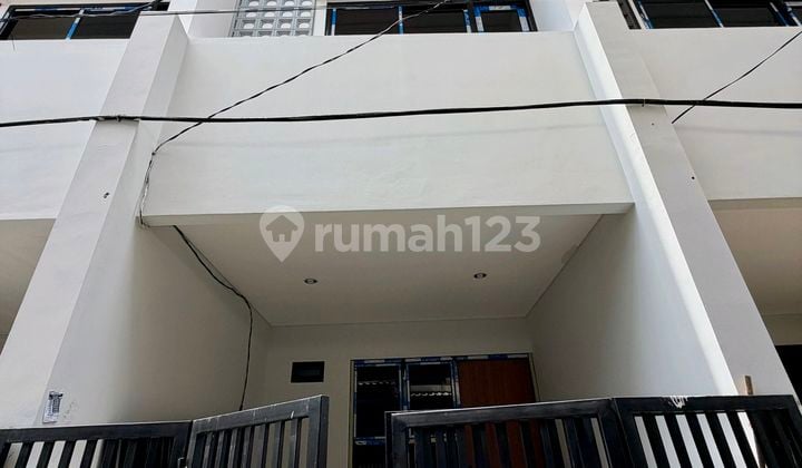 Rumah 3 Lantai Tanjung Duren Harga Cuma 1.39 M Nego