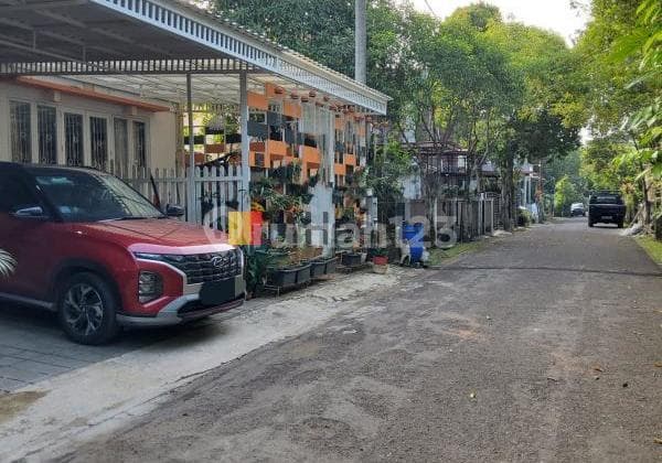 Rumah 2,5 Lantai Furnished Taman Venesia Sentul Bogor